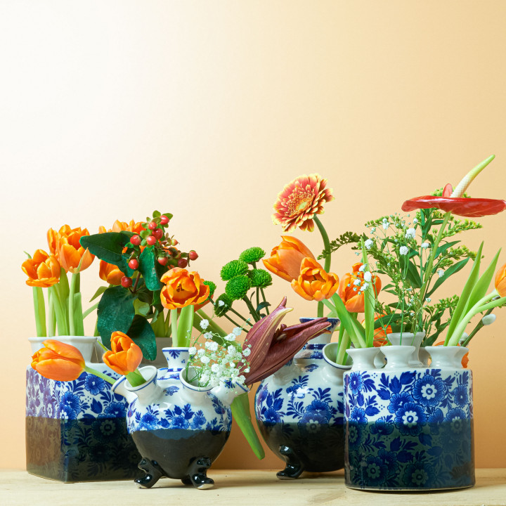 Tulpenvaasjes Dip-Dye blauw-zwart van Heinen Delfts Blauw