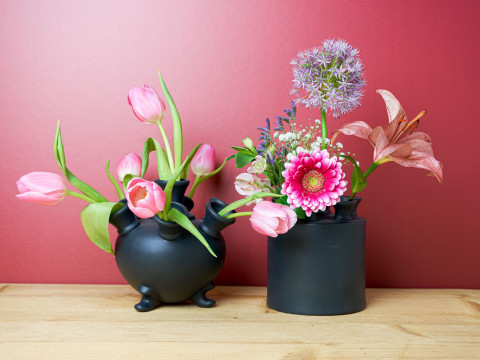 Mat zwarte tulpenvazen met bloemen Heinen Delfts Blauw