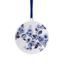 Delfts blauwe kersthanger met blauwe bloemen aan een blauw lint