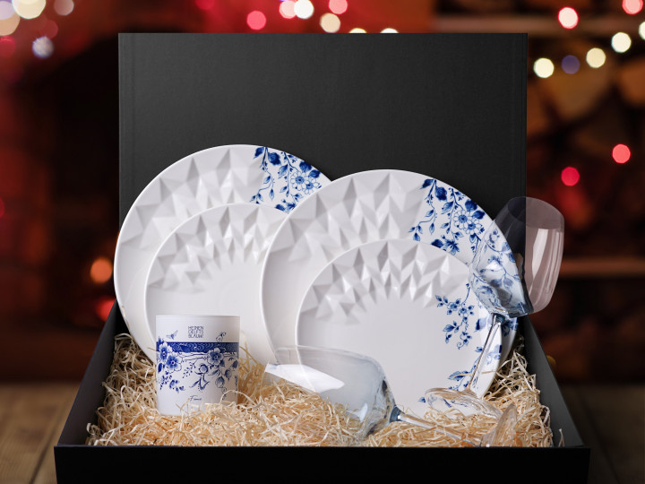 Kerstpakket met Blauw Vouw diner servies en wijnglazen voor 2 personen