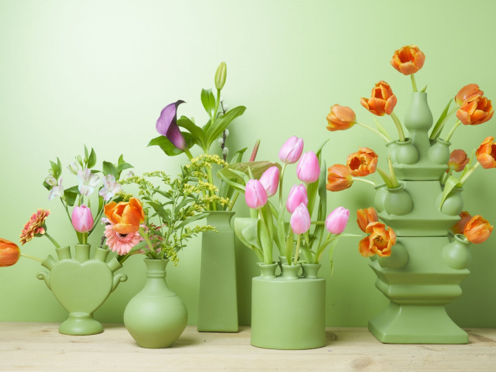 Mat groene Tulpenvazen en vazen met verse bloemen Heinen Delfts Blauw
