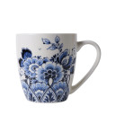 Delfts blauwe koffiemok met een zee van bloemen