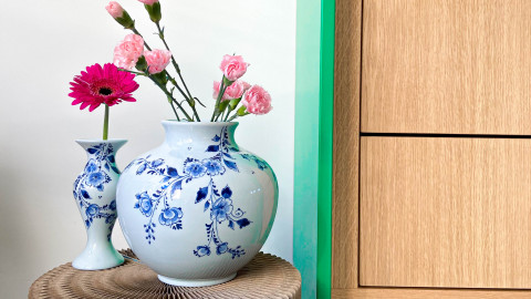 Handbeschilderde Made-Lief vazen groot en klein met bloemen van Heinen Delfts Blauw