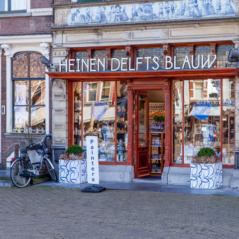 Heinen Delfts Blauw winkel op Markt 45 in Delft