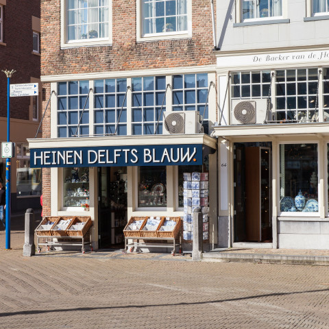 Heinen Delfts Blauw winkel op Markt 62 in Delft