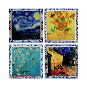 Onderzetters waarop de bekendste kunstwerken van van Gogh zijn afgebeeld.