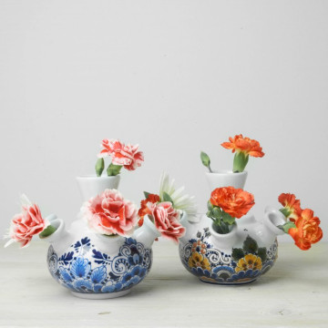 Handbeschilderde Tulpenvaas glad bloemmotief klein blauw en polychroom Heinen Delfts Blauw
