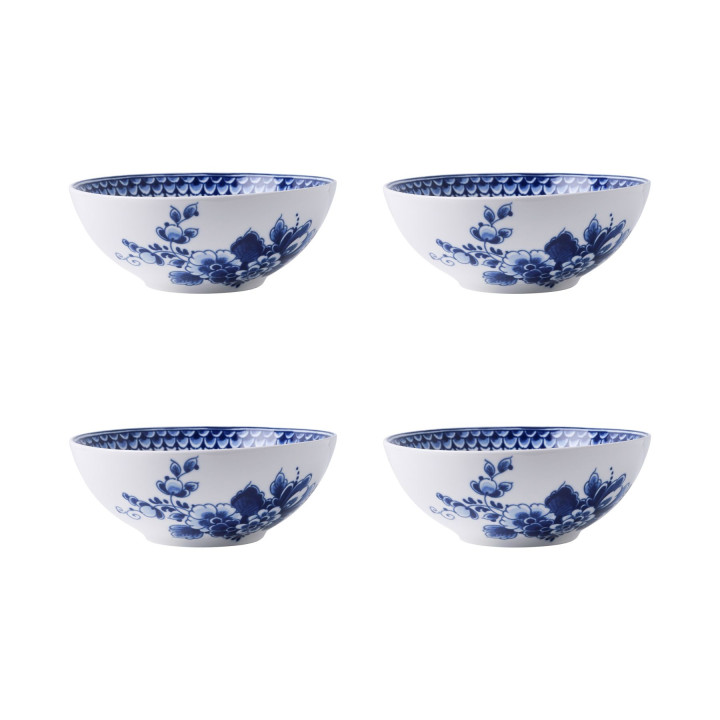 yoghurtschaaltjes met Delfts blauwe bloemen en een rand van pauw veren