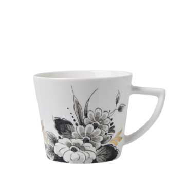 Koffiemok Avondbloem Met een design oor en donker, grijs getinte bloemen met een goud detail.